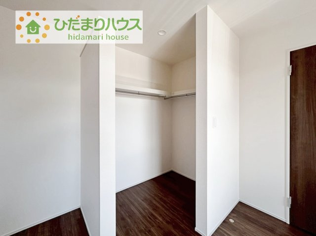 【収納】 | 第1常総市向石下　新築戸建　4号棟 | ママに人気のウォークインクローゼット付き！
コートやジャケットはもちろん、季節物や布団なども全部収納できちゃいます(^^)/