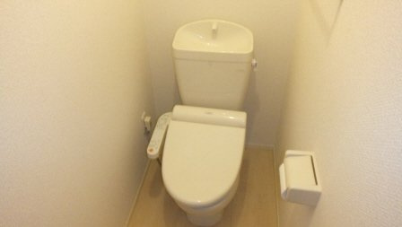 ベルデュールのトイレ|ウォシュレット付きです