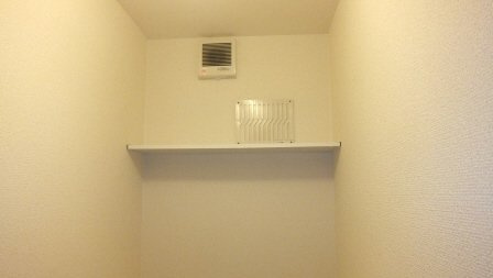 ベルデュールのトイレ|トイレの上に棚付きです