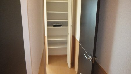 ベルデュールの収納|廊下に収納付きです