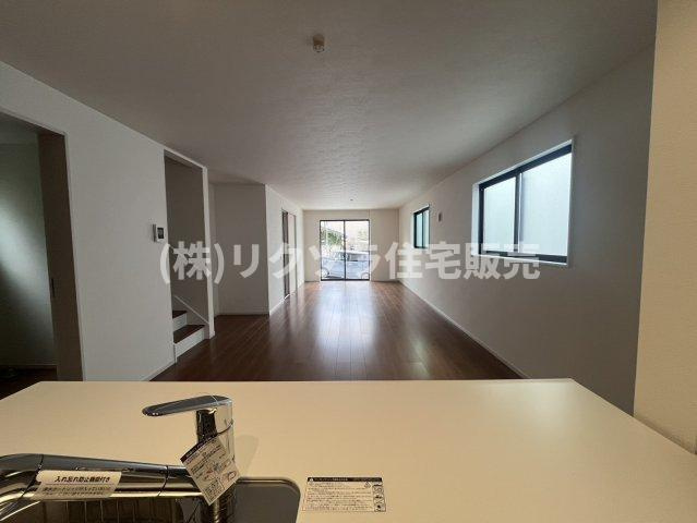 菅相塚町　新築一戸建てのキッチン|LDK23.2帖
■物件内覧・資金計画相談・住宅ローン相談、リフォーム相談、お問合せ受付中■
※当日・翌日のご内覧、ご相談はお電話でのお問合せがスムーズです！