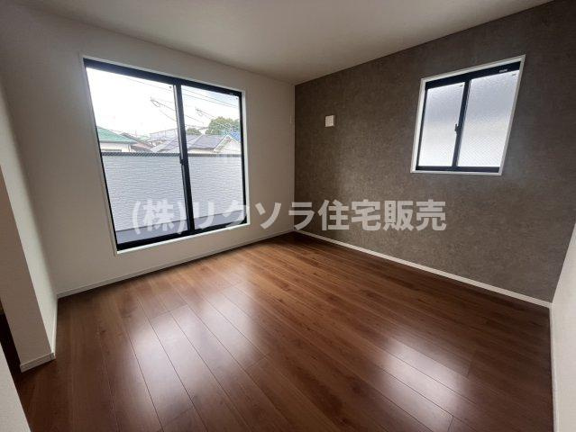 菅相塚町　新築一戸建ての洋室|洋室6.6帖　WIC付き
■物件内覧・資金計画相談・住宅ローン相談、リフォーム相談、お問合せ受付中■
※当日・翌日のご内覧、ご相談はお電話でのお問合せがスムーズです！