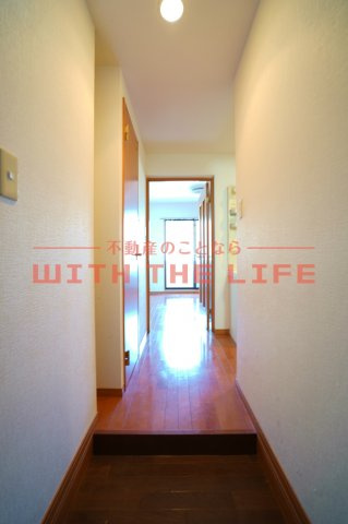 アールグレイヒルズ【キャッシュバック対象物件】の玄関|落ち着いた玄関です