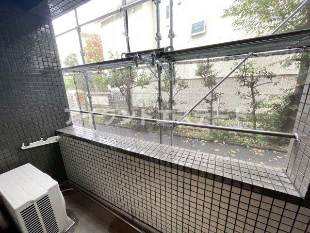 ティブロンコート　陽当たり良好　バストイレ別のバルコニー