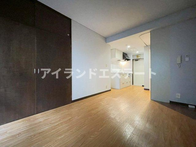 ティブロンコート　陽当たり良好　バストイレ別の居間・リビング