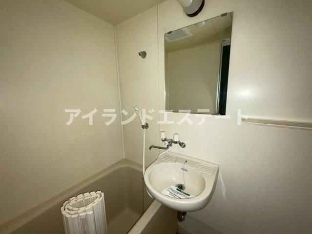 サンハニー駒沢　最上階　角部屋　陽当たり良好の浴室