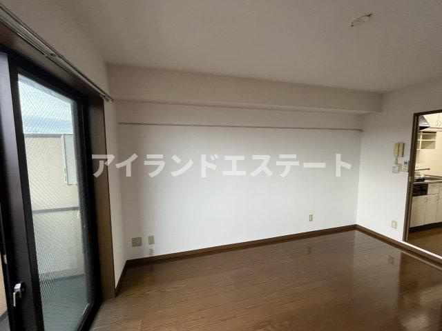 ファーストヒルズ　独立洗面台　角部屋　２面採光の内装