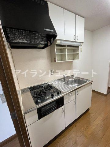 ファーストヒルズ　独立洗面台　角部屋　２面採光のキッチン