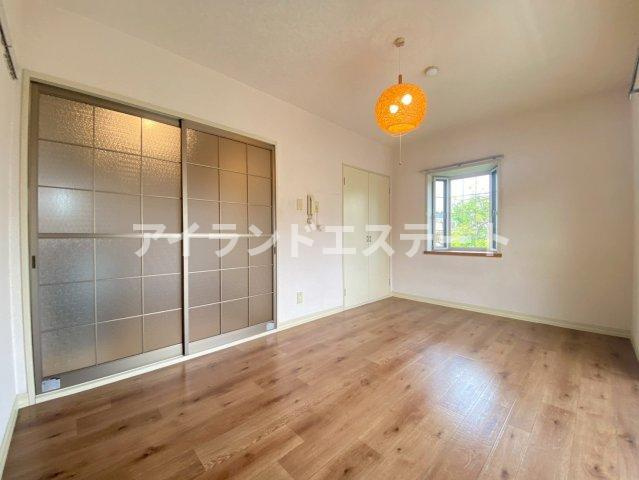 パークサイド駒沢B棟　最上階　南東角部屋　バストイレ別の居間・リビング