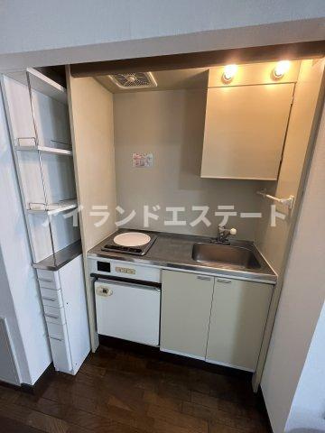 フローレンス駒沢　女性限定　角部屋　陽当たり良好のキッチン