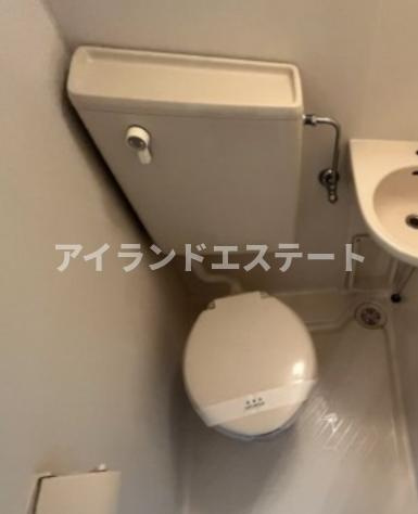 フローレンス駒沢　女性限定　角部屋　陽当たり良好のトイレ