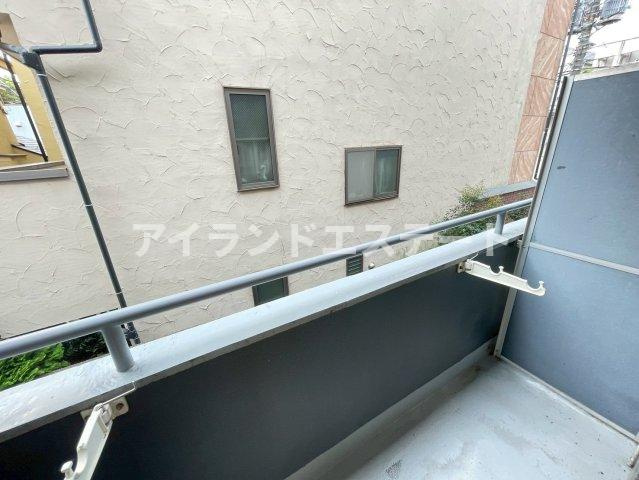 グロージェン代沢　バストイレあり　室内洗濯機置場　システムキッチンのバルコニー