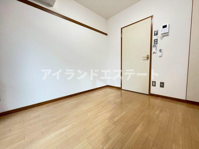 グロージェン代沢　バストイレあり　室内洗濯機置場　システムキッチンの内装