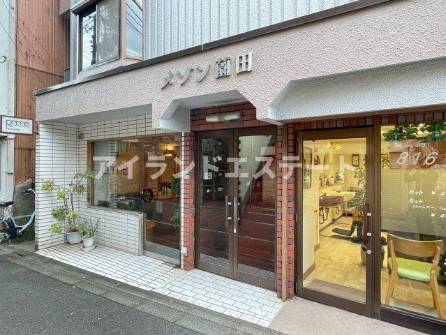 メゾン薗田　シャワールーム　独立洗面台　陽当たり良好のエントランス