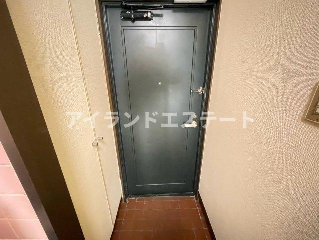 セリーヌ三軒茶屋　駅近　角部屋　陽当たり良好の玄関