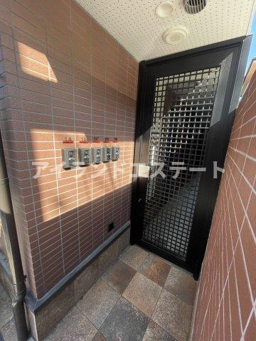 Kino Garden　ネット無料　浴室乾燥機　独立洗面台のエントランス