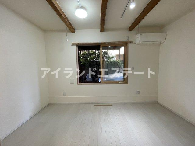 Kino Garden　ネット無料　浴室乾燥機　独立洗面台の居間・リビング