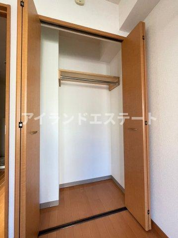 アネックス駒沢公園　角部屋　2面採光　バストイレ別　の収納