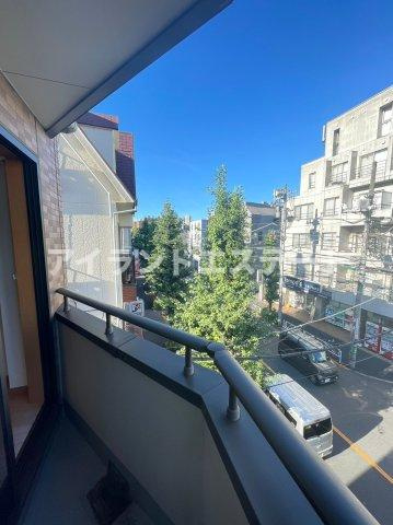 アネックス駒沢公園　角部屋　2面採光　バストイレ別　のバルコニー