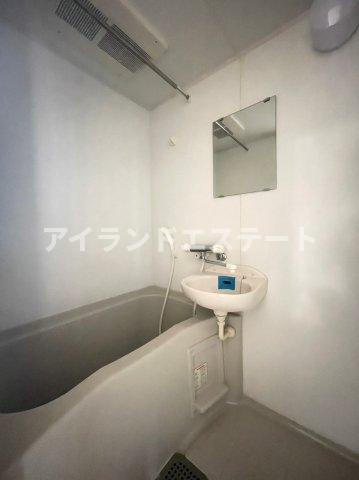 アネックス駒沢公園　角部屋　2面採光　バストイレ別　の浴室