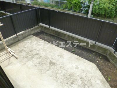 ペイジ弦巻　角部屋　通風良好　バストイレ別のバルコニー