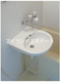 ペイジ弦巻　角部屋　通風良好　バストイレ別の洗面所