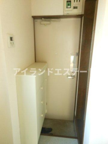 ベルハイム　駅近　ロフト　室内洗濯機置場　バストイレ別の玄関