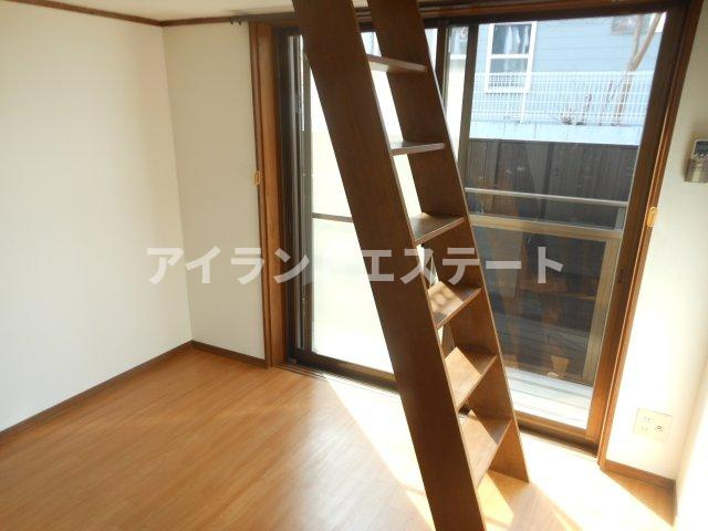 ベルハイム　駅近　ロフト　室内洗濯機置場　バストイレ別の内装