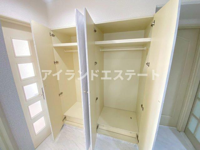 パインヒルガーデン　防音室付き　楽器相談可　オートロックの収納