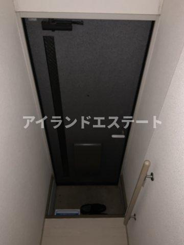 レヴィーユ　駅近　室内洗濯機置場　バストイレ別の玄関