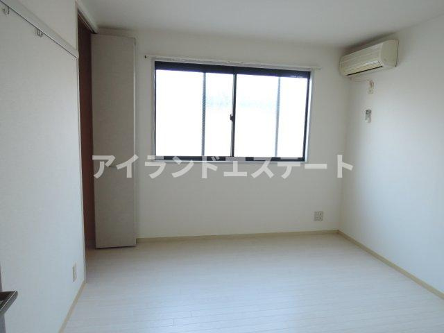 レヴィーユ　駅近　室内洗濯機置場　バストイレ別の居間・リビング