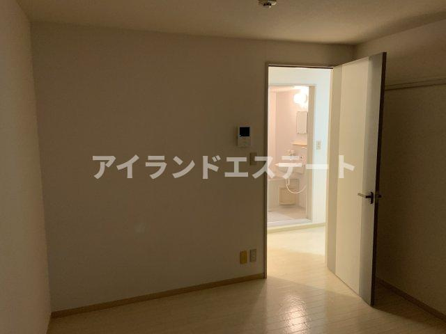 レヴィーユ　駅近　室内洗濯機置場　バストイレ別の内装