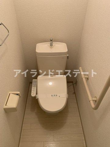 レヴィーユ　駅近　室内洗濯機置場　バストイレ別のトイレ