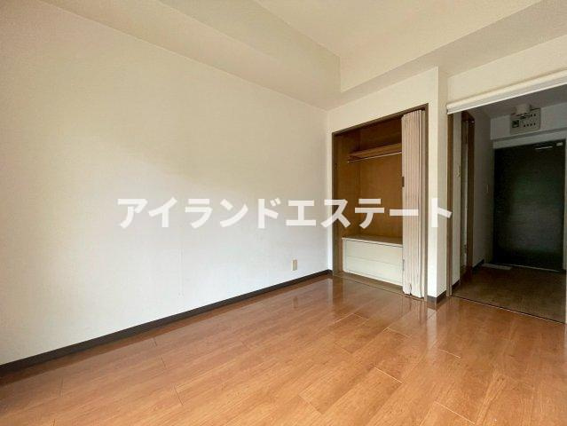 こまばディモーレ　駅近　ネット無料　の居間・リビング