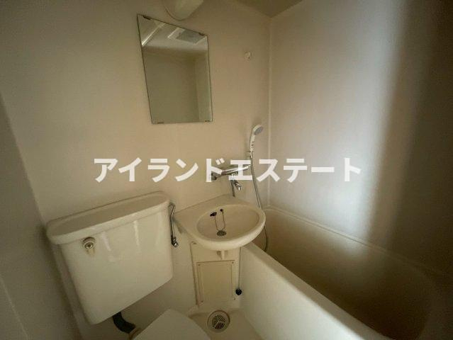 こまばディモーレ　駅近　ネット無料　の浴室