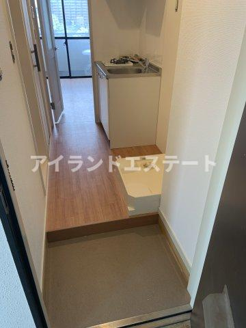 ヨネビル246　礼金0　角部屋　最上階の玄関