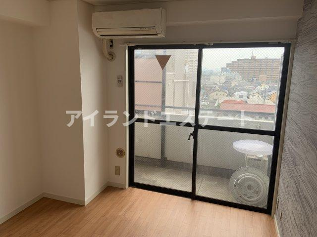 ヨネビル246　礼金0　角部屋　最上階の居間・リビング