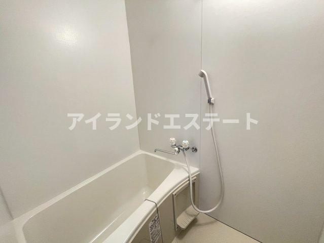 ティブロンコート　最上階　陽当たり良好　バストイレ別の浴室