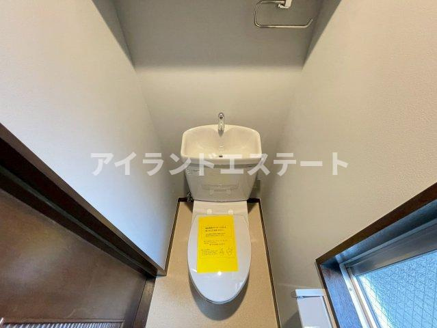 ティブロンコート　角部屋　陽当たり良好　通風良好のトイレ