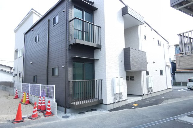 スカイガーデン芳泉の外観