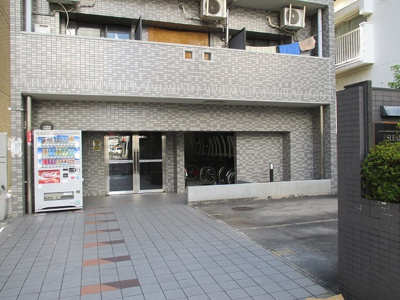 【エントランス】 | エスリード新大阪第５ | エントランスです