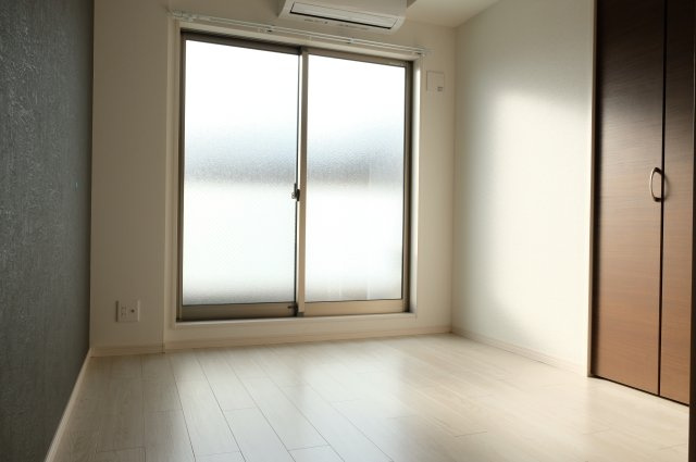 【洋室】 | GRAND SUN | 明るい洋室です