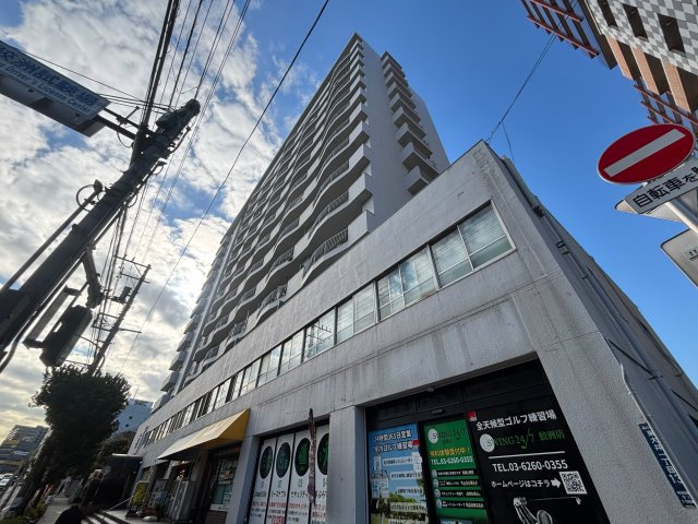 ■撮影日：2025年12月16日
爽やかな青空の下に降り注ぐ陽光、豊かな居住性と、クオリティが見事に調和した住空間は、住まうことの喜びを感じさせてくれます。