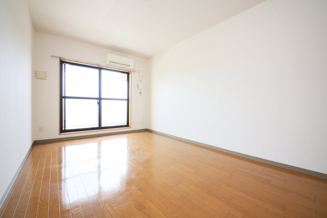 ルミナス常滑の居間・リビング