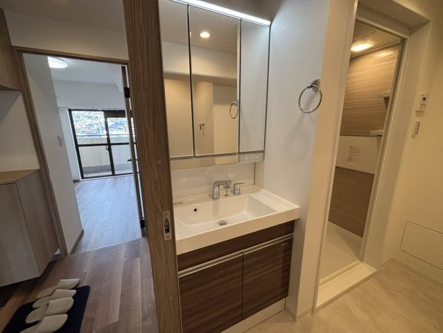 藤和ライブタウン上御影の独立洗面台