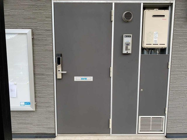 レオパレスＴ　ＫブランドールⅡの玄関