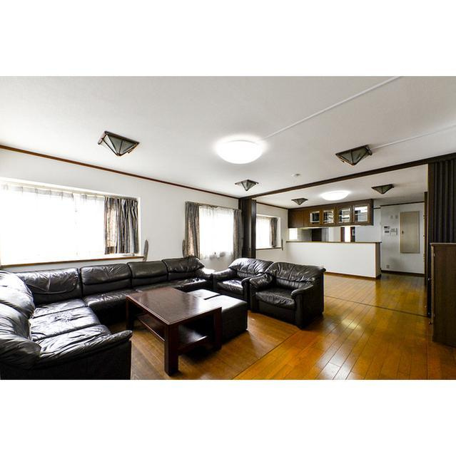 駒沢3丁目貸家　家族向け　ペット相談　楽器相談の居間・リビング