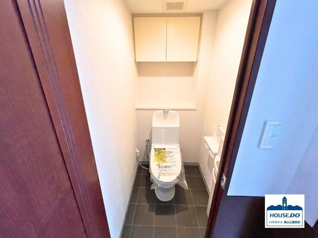 ペット可＆閑静な住宅街！ロイヤルシャトー高峯東ノースヒルズのトイレ|トイレには快適な温水洗浄便座付です
