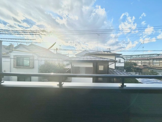 西東京市下保谷2丁目　新築戸建　全2棟のバルコニー|バルコニーが西向きのため、陽の当たる時間が長く冬でも暖か！

現地ご見学希望・資料請求などお気軽にお問い合わせ下さい！
03-5990-5201