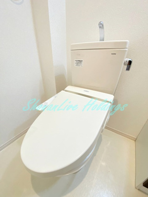 【トイレ】 | ベイルーム鎌倉山崎 | 温水洗浄便座付き♪